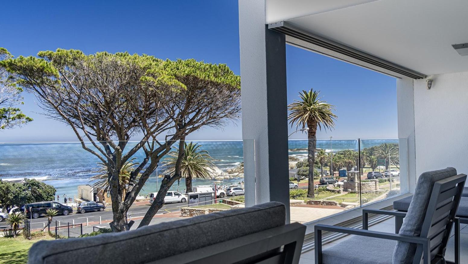 Blue Views Penthouse Beachfront Apartment With Pool Κέιπ Τάουν Εξωτερικό φωτογραφία