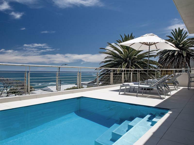 Blue Views Penthouse Beachfront Apartment With Pool Κέιπ Τάουν Εξωτερικό φωτογραφία