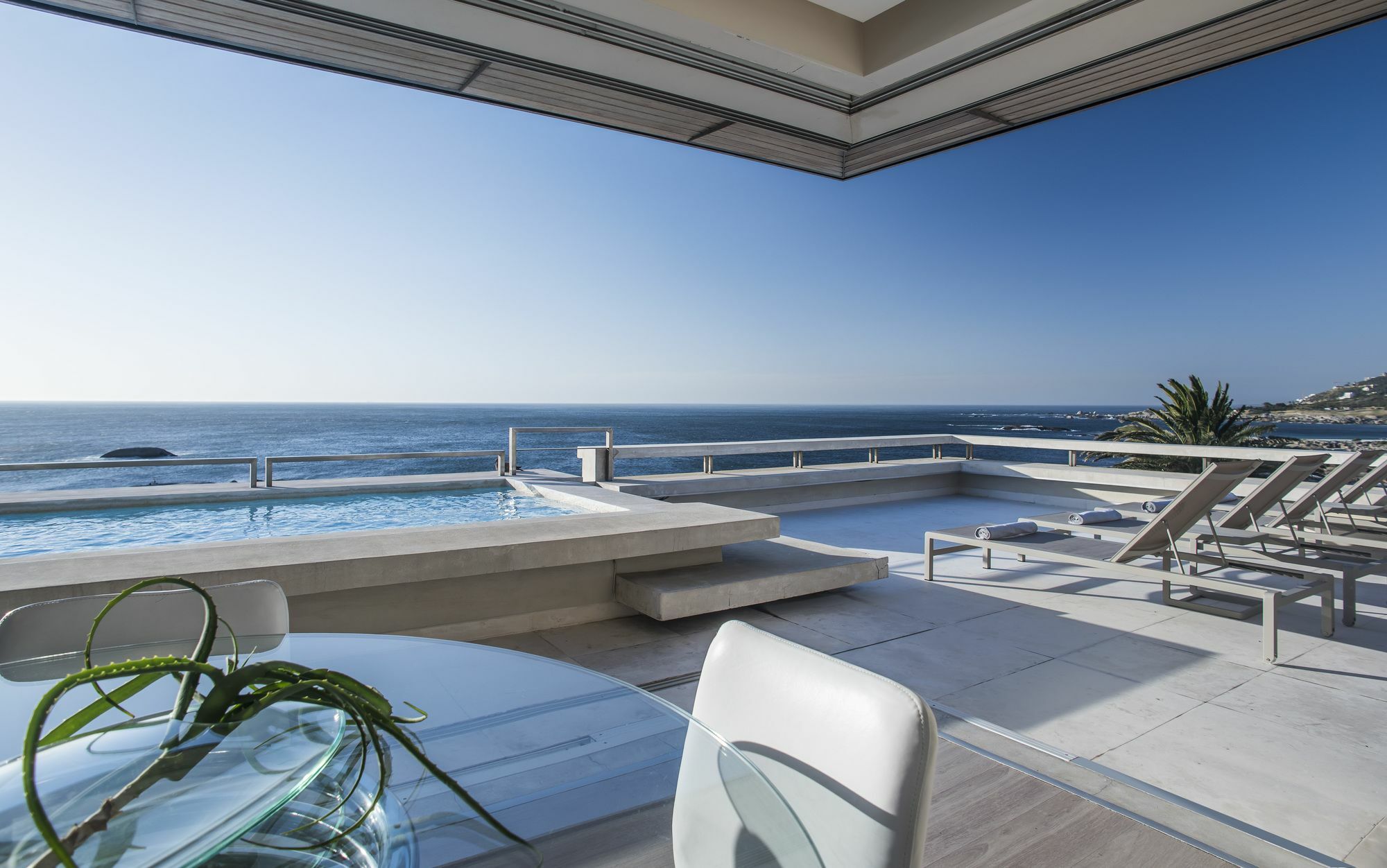 Blue Views Penthouse Beachfront Apartment With Pool Κέιπ Τάουν Εξωτερικό φωτογραφία